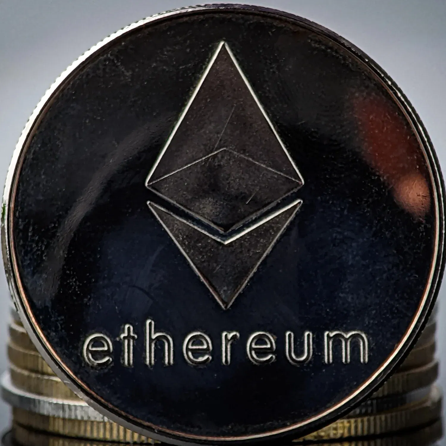 Ethereum: Milliardenabflüsse belasten ETFs - Finanztrends