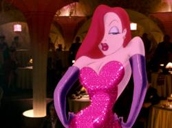 Disney: Bedeckt Jessica Rabbits beträchtliches Dekolleté!