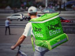 Uber Aktie: Unternehmen steigt endlich in den Cannabisbereich ein und wird in Ontario Gras ausliefern!