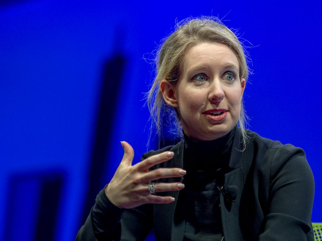 Theranos Aktie: Ehemalige CEO Elizabeth Holmes in vier Anklagepunkten schuldig befunden!