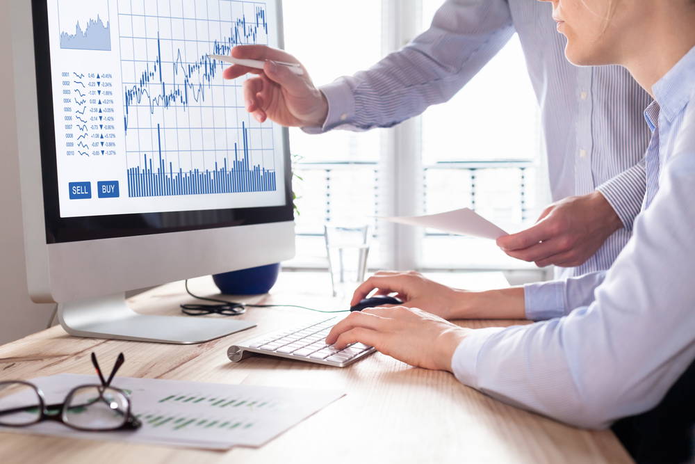 Cintas Aktie, Okta Aktie und Monster Beverage Aktie: Augen auf bei diesen Aktien aus dem NASDAQ-100-Index