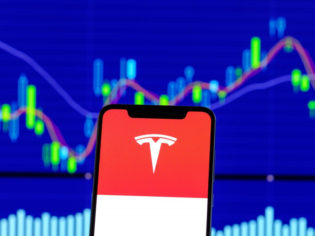 Tesla erhält neues Kursziel von Wedbush nach Aktiensplit und Produktionssteigerung in China