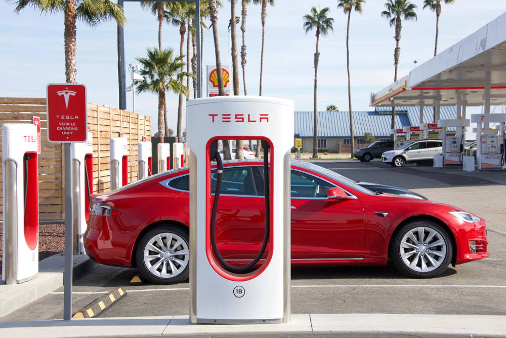 Tesla-Aktie: Sie fällt einfach immer weiter!