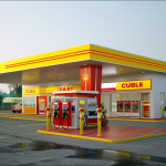 Eine Tankstelle mit Shell-Logo