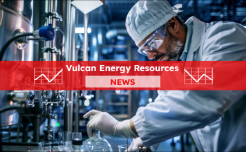 Ein Wissenschaftler in Schutzkleidung in einem modernen Labor, mit einem Vulcan Energy Resources  NEWS Banner
