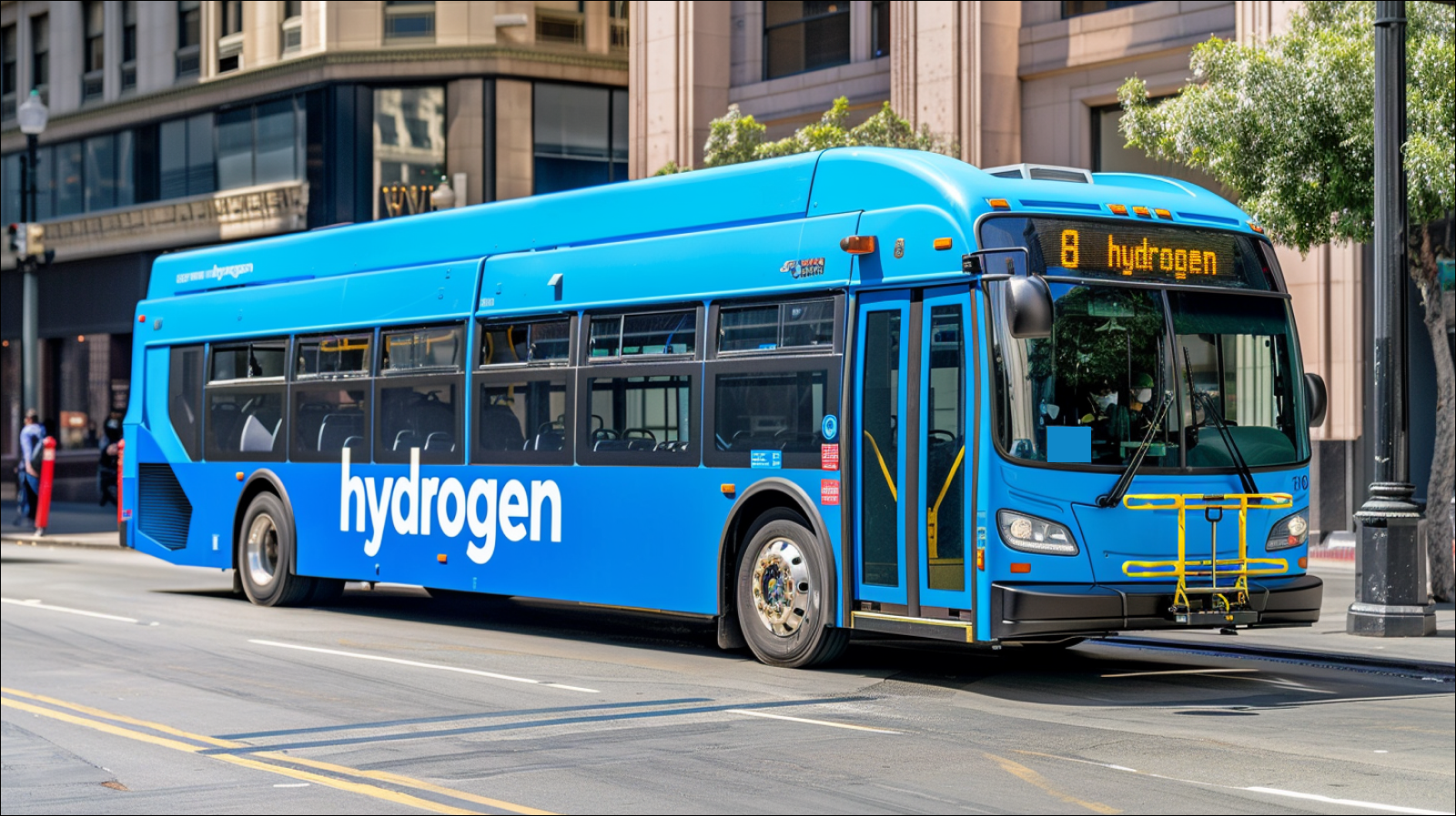 blauer Bus mit der Aufschrift Wasserstoff an der Seite