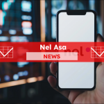 Smartphone mit weißem Bildschirm und Logo in der Hand, Aktienchart im Hintergrund, mit einem Nel ASA NEWS-Banner drüber