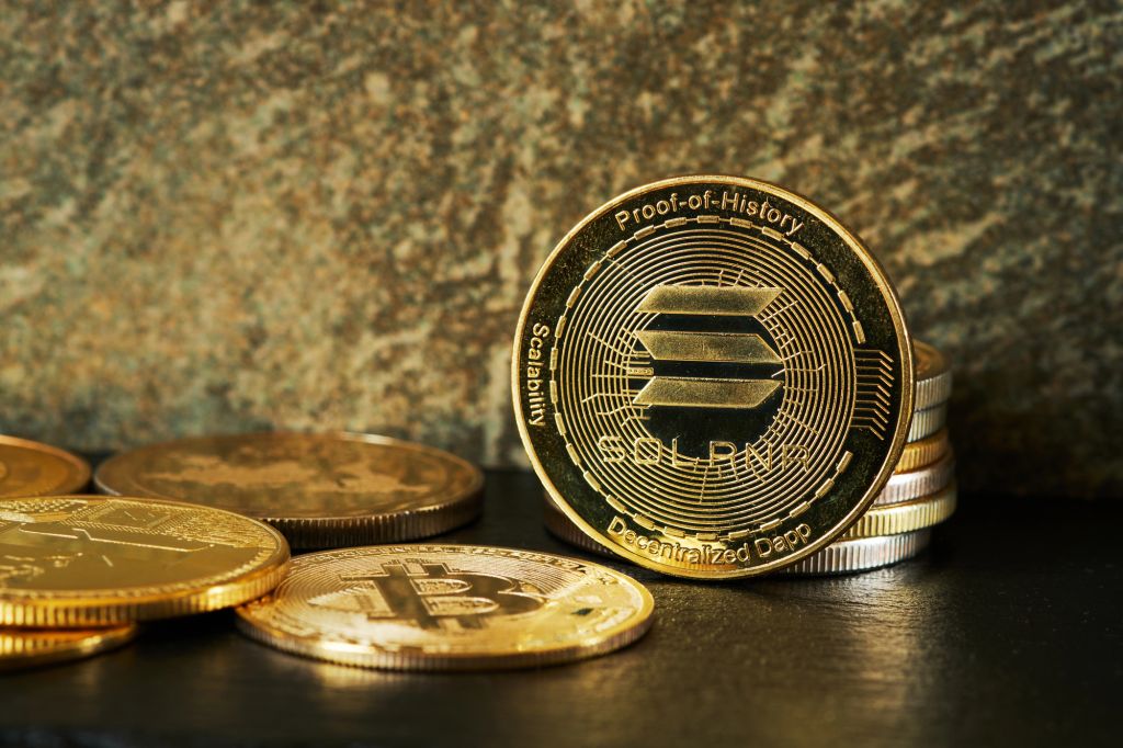 Kritik an der Blockchain: Bei Solana stehen Transaktionszahlen im Verdacht, durch Bots künstlich aufgebläht zu sein.