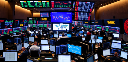 Siemens Aktie im Fokus: Jetzt Aktien kaufen nach Prognoseanhebung?