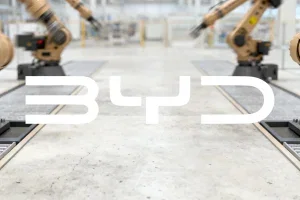 BYD Aktie: Ungarn-Werk verschiebt sich auf Q4 2026